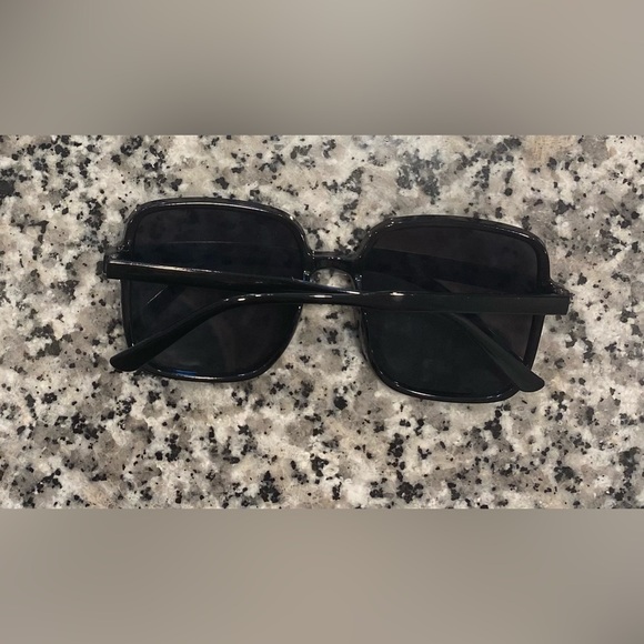 Wide Framed Sunglasses Anti UV PC Protection Black and Blue Frames - Picture 6 of 10